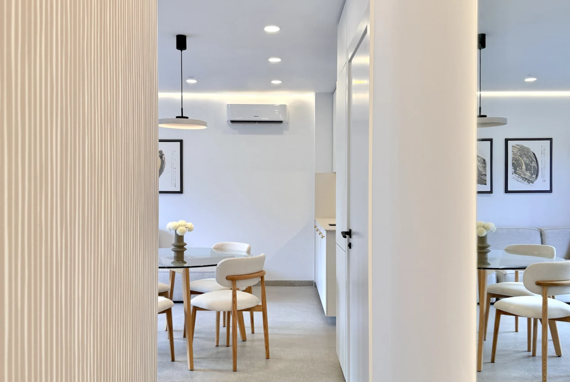 Kompaktowy apartament z dwiema sypialniami i balkonem w Vista Mar 9