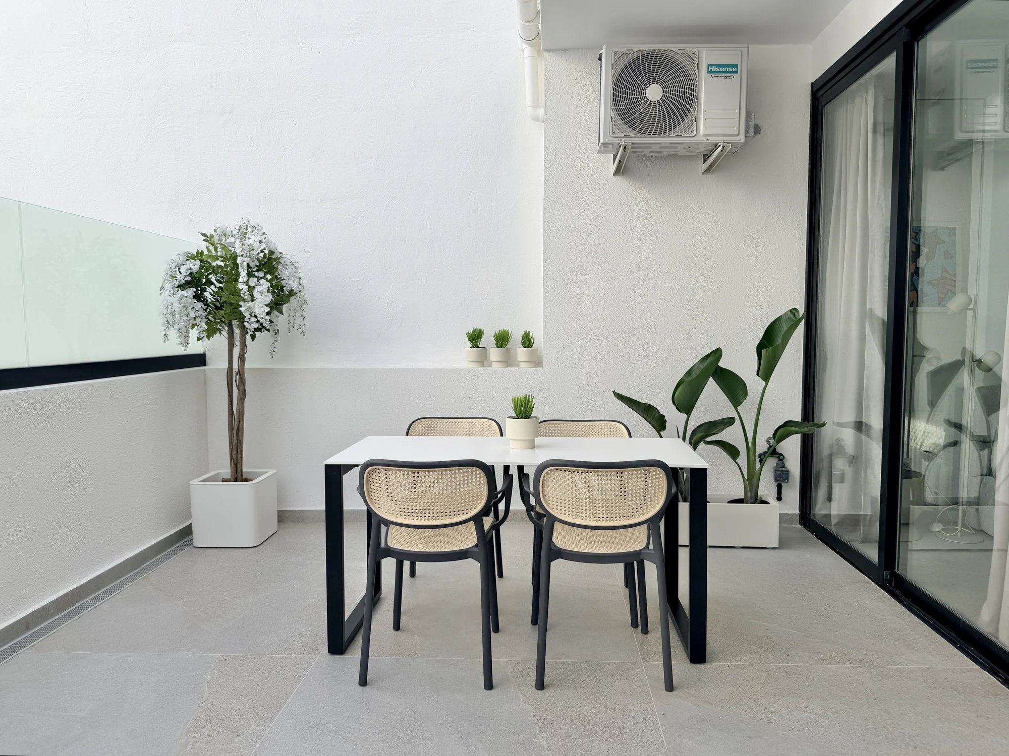 25 Apartament z dwiema sypialniami i dużym tarasem w Vista Mar 9
