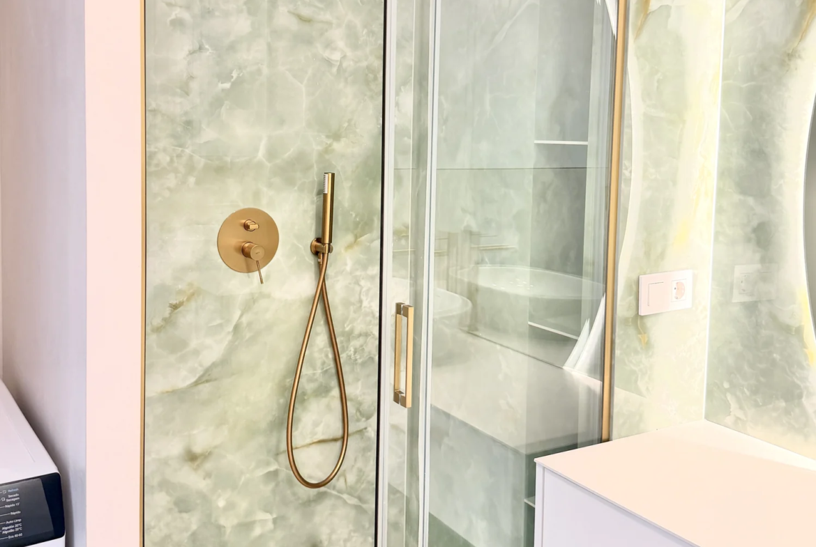 Przestronny apartament z dwiema sypialniami i tarasem w Vista Mar 9, Los Abrigos, Teneryfa