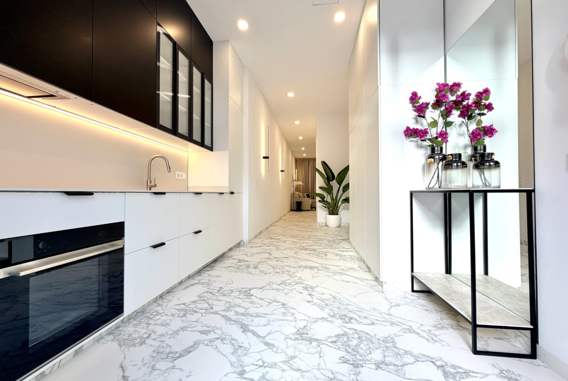 Elegancki apartament z patio w Vista Mar 9 w Los Abrigos