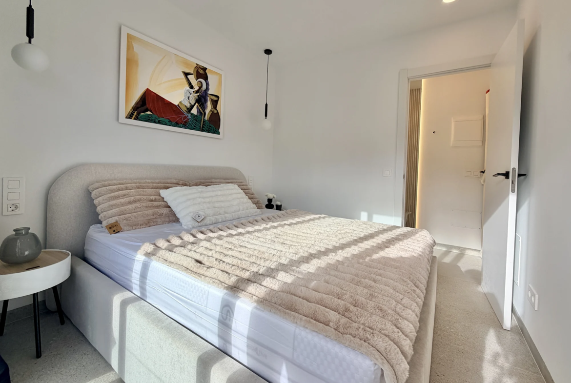 Kompaktowy apartament z dwiema sypialniami i balkonem w Vista Mar 9