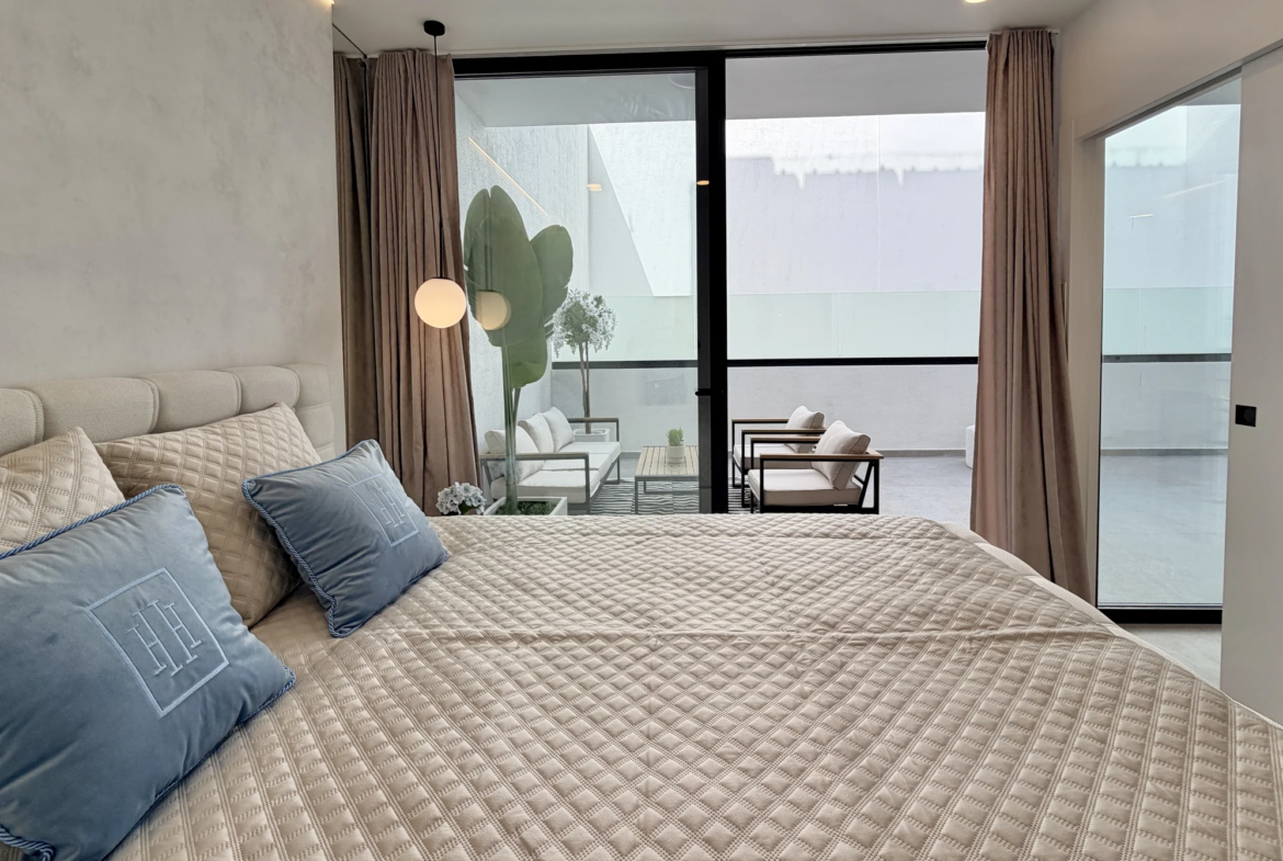 Apartament z dwiema sypialniami i dużym tarasem w Vista Mar 9