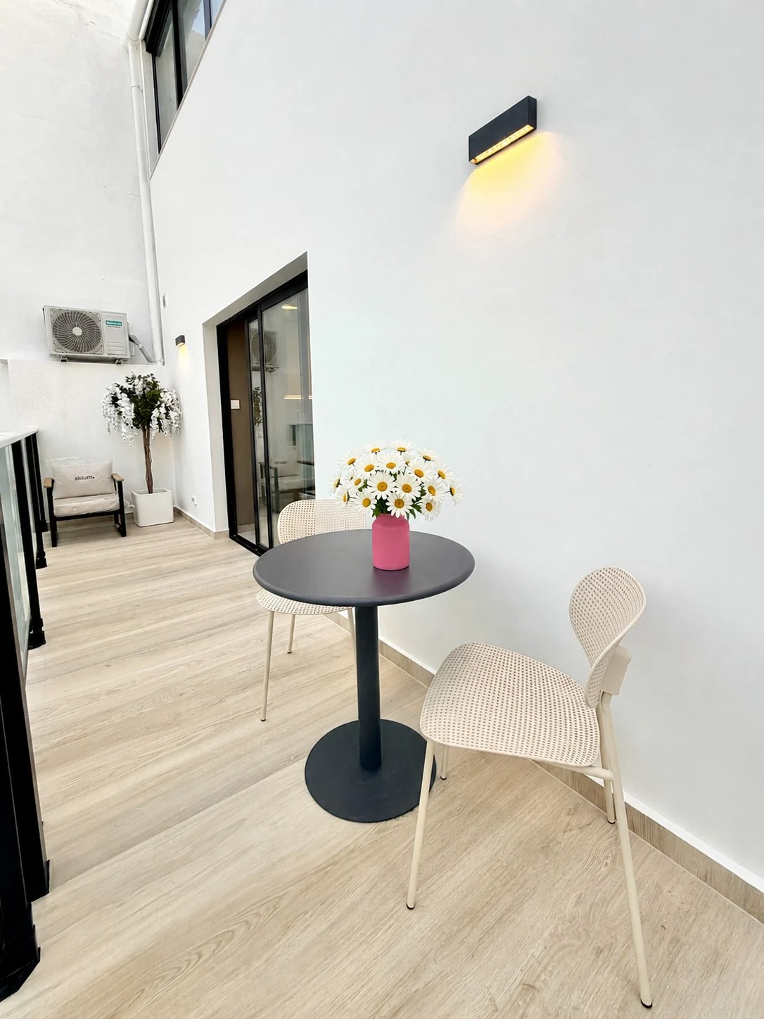 29 Nowoczesny apartament z przestronnym balkonem w Vista Mar 9