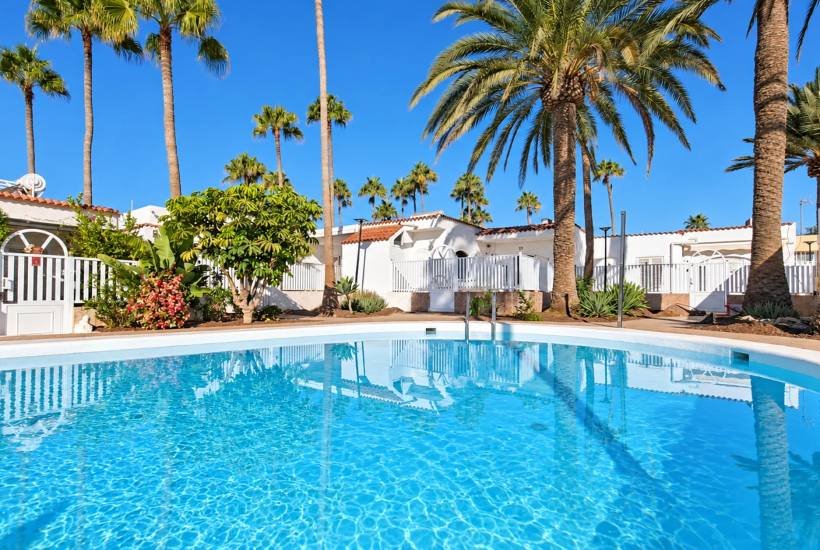 Ekskluzywny bungalow z 3 sypialniami, ogrodem i basenem blisko plaży i wydm w Playa del Inglés