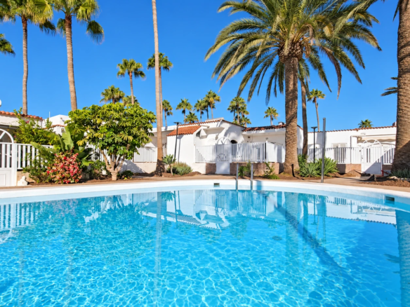 Ekskluzywny bungalow z 3 sypialniami, ogrodem i basenem blisko plaży i wydm w Playa del Inglés