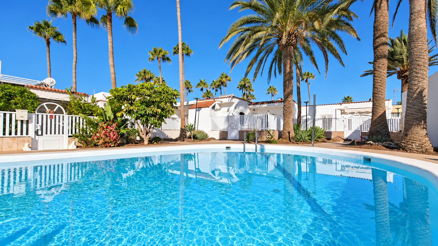 29 Ekskluzywny bungalow z 3 sypialniami, ogrodem i basenem blisko plaży i wydm w Playa del Inglés