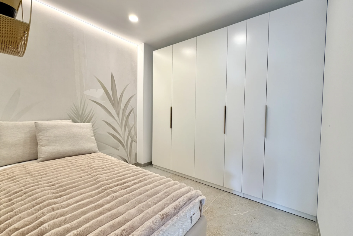Kompaktowy apartament z dwiema sypialniami i balkonem w Vista Mar 9