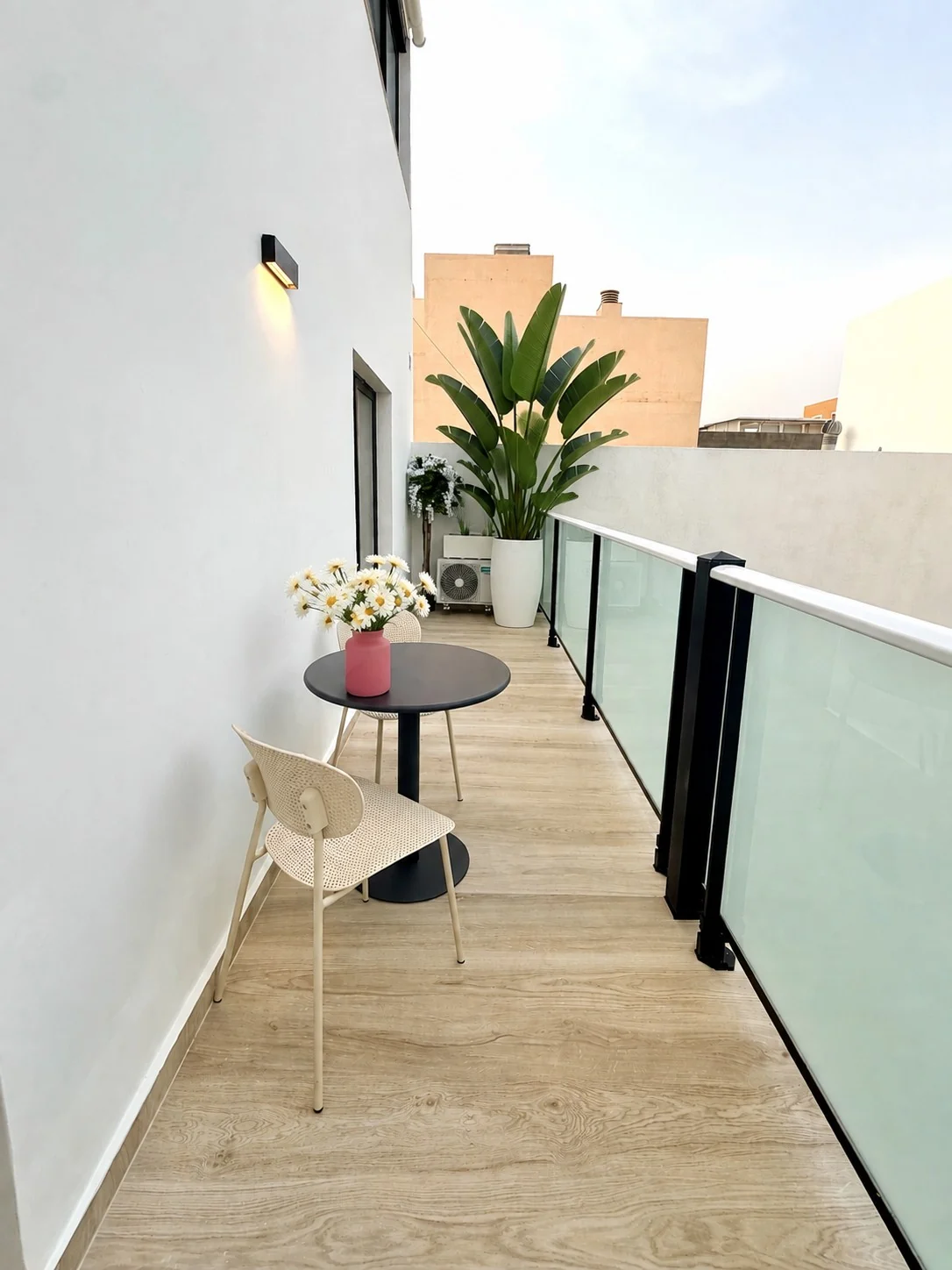 30 Nowoczesny apartament z przestronnym balkonem w Vista Mar 9