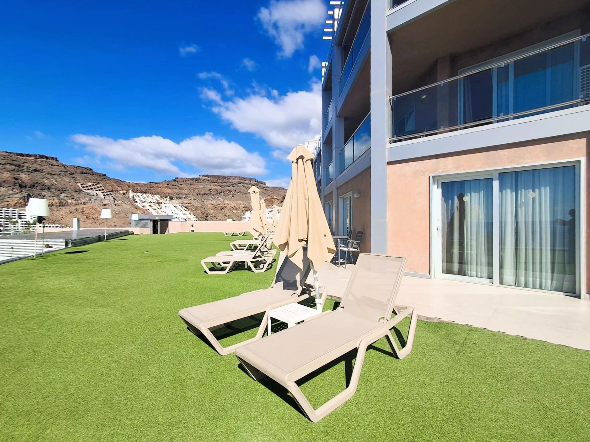 31 Luksusowy apartament z 2 sypialniami, widokiem na ocean i bezpośrednim dostępem do plaży w Playa del Cura