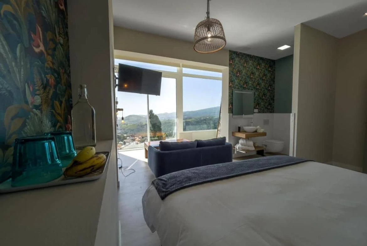 Kameralny hotel z basenem przy polu golfowym w Santa Brígida
