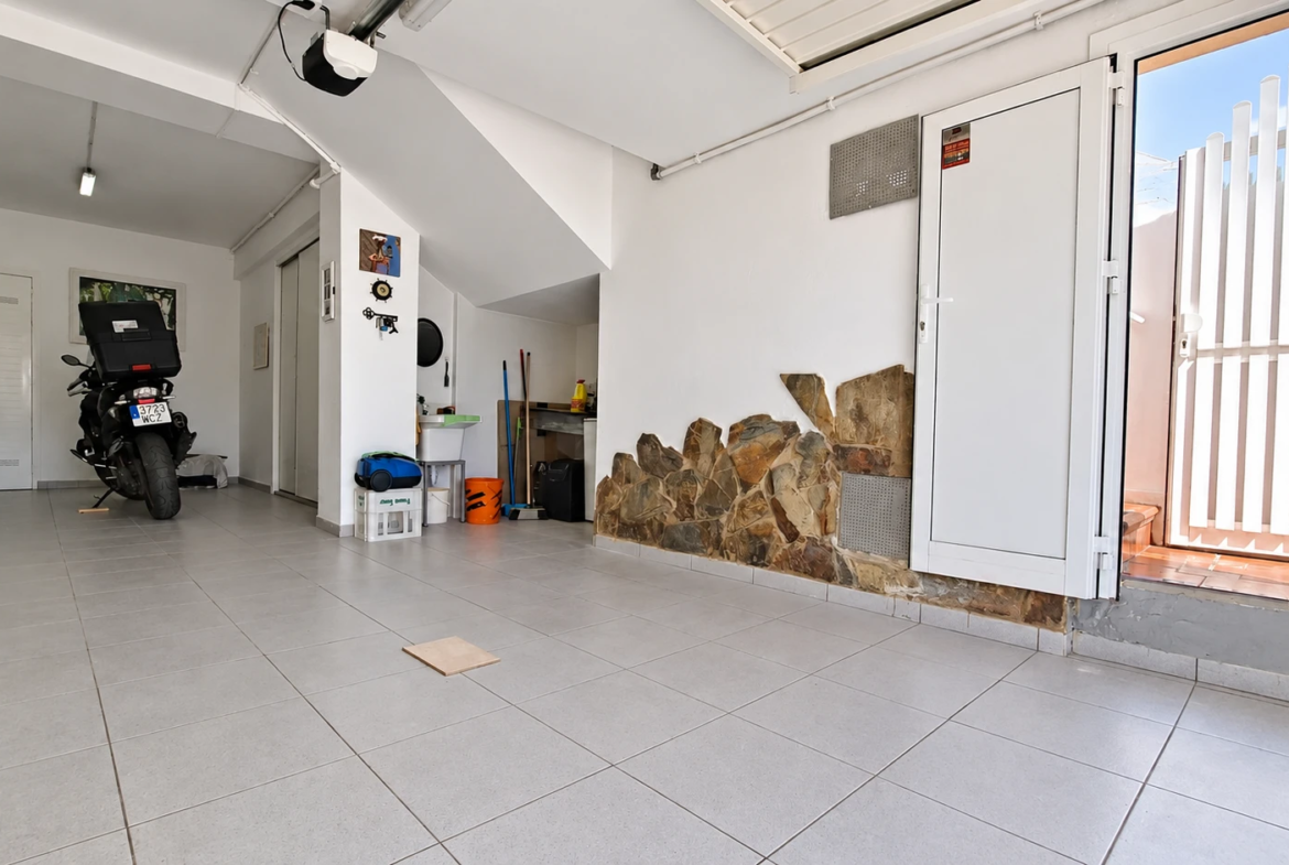 Przestronny duplex z widokiem na ocean, prywatnym garażem i ogrodem w Loma Dos, Arguineguín
