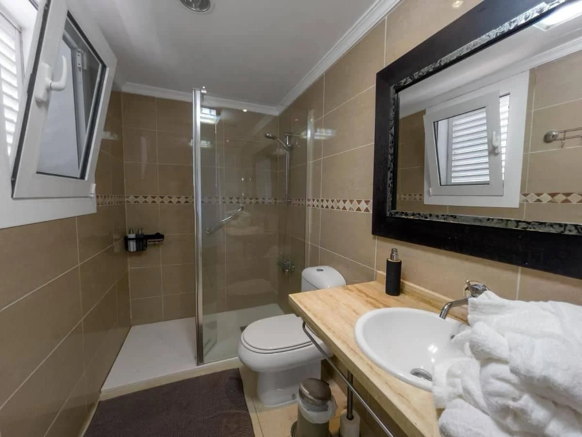 38 Kameralny hotel z basenem przy polu golfowym w Santa Brígida