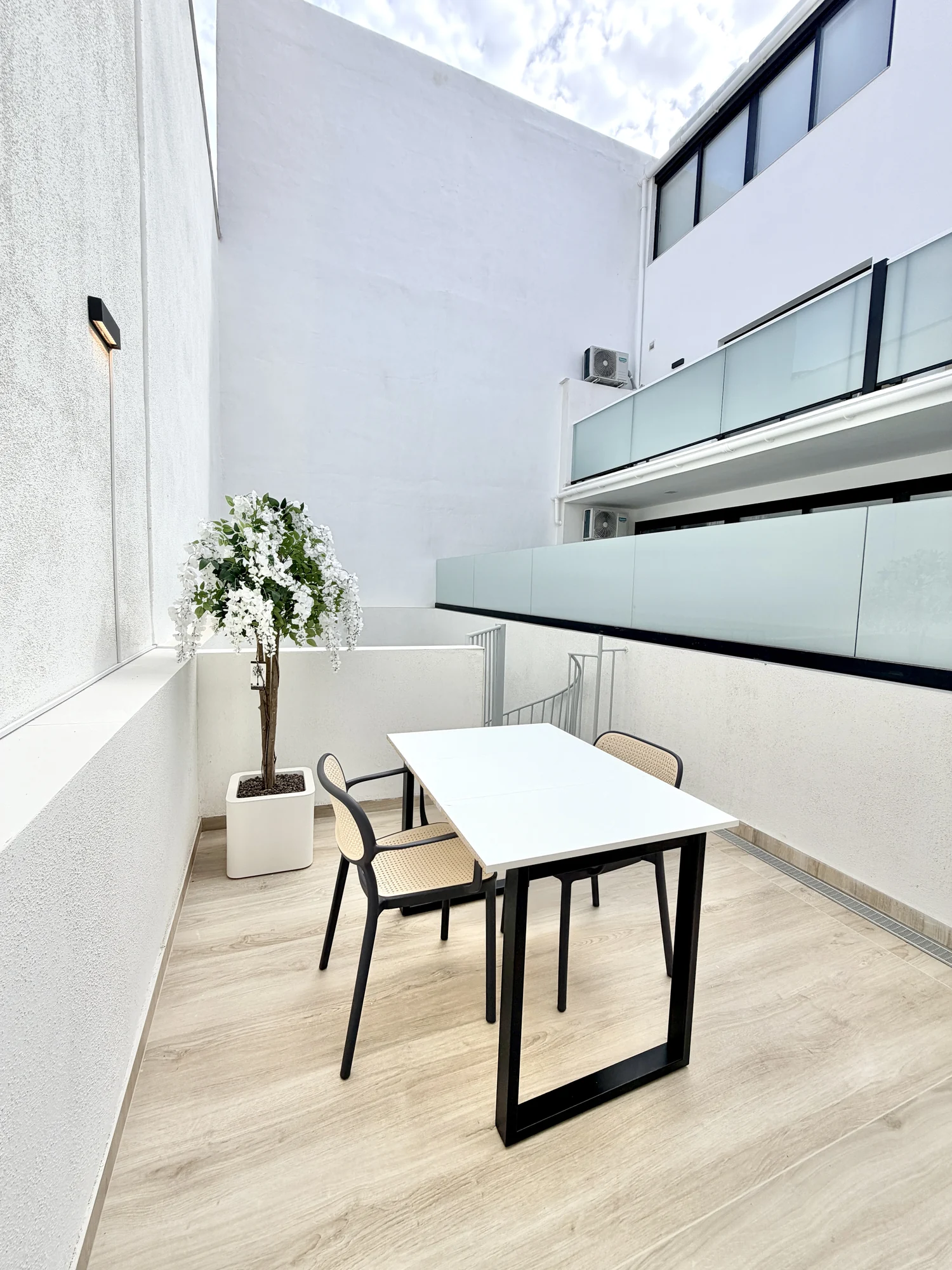 39 Przestronny apartament z dwiema sypialniami i tarasem w Vista Mar 9, Los Abrigos, Teneryfa