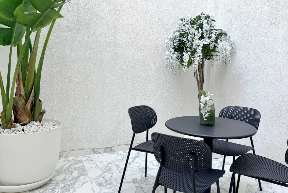 Elegancki apartament z patio w Vista Mar 9 w Los Abrigos