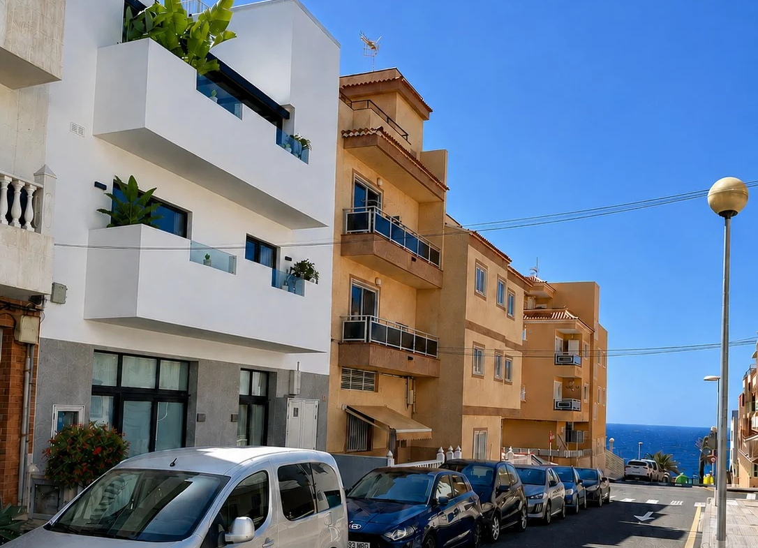 Przestronny apartament z dwiema sypialniami i tarasem w Vista Mar 9, Los Abrigos, Teneryfa