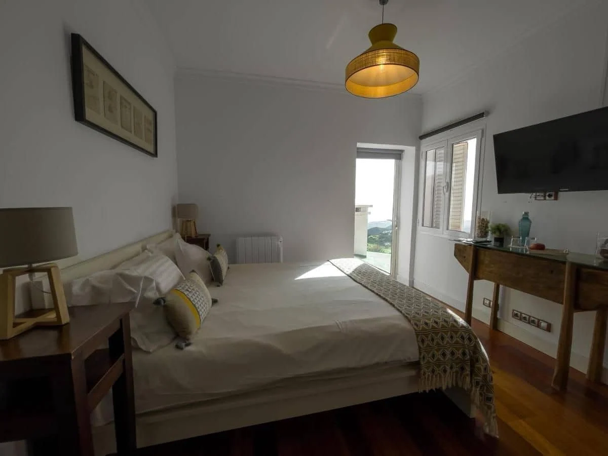 50 Kameralny hotel z basenem przy polu golfowym w Santa Brígida