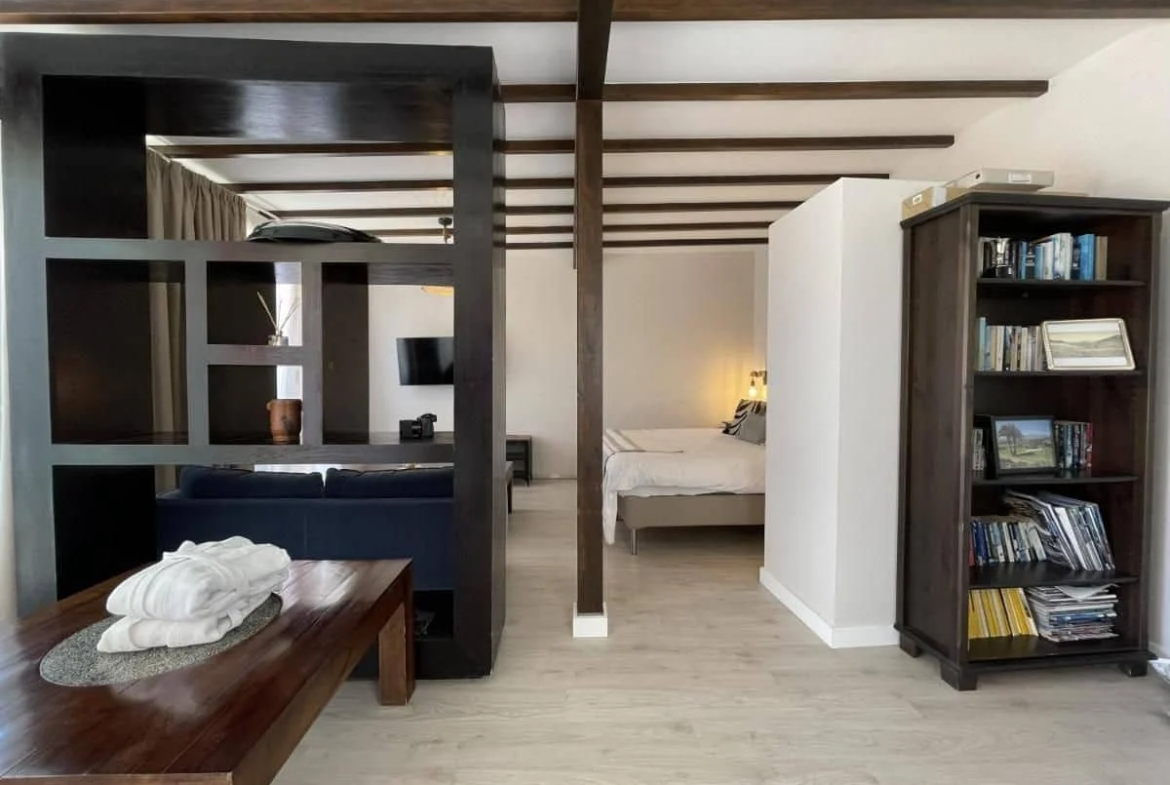 Kameralny hotel z basenem przy polu golfowym w Santa Brígida