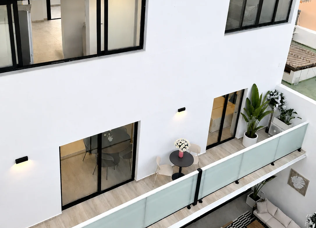 Elegancki apartament z patio w Vista Mar 9 w Los Abrigos