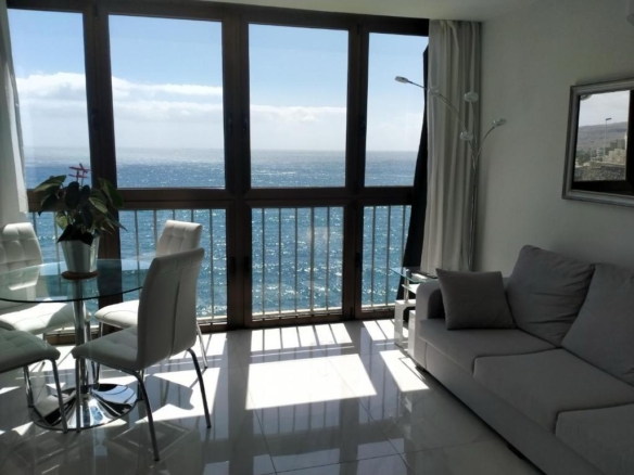 Odnowione studio z widokiem na ocean i basenem w San Agustín