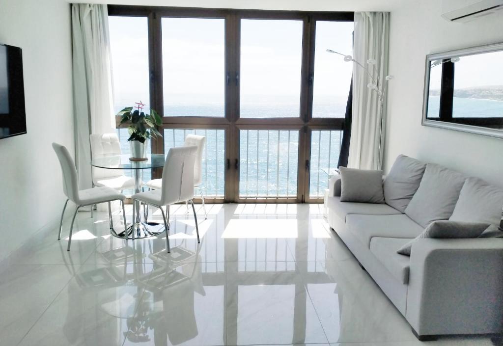 Odnowione studio z widokiem na ocean i basenem w San Agustín