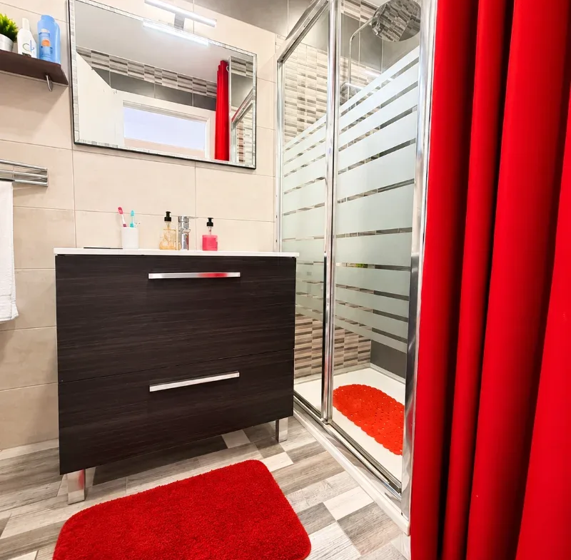 Odnowiony apartament z tarasem i basenem w Puerto Rico