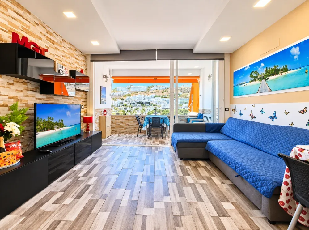 Odnowiony apartament z tarasem i basenem w Puerto Rico