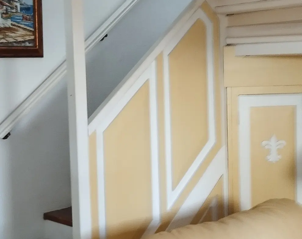 Umeblowany dom narożny z ogrodem i tarasem w San Fernando