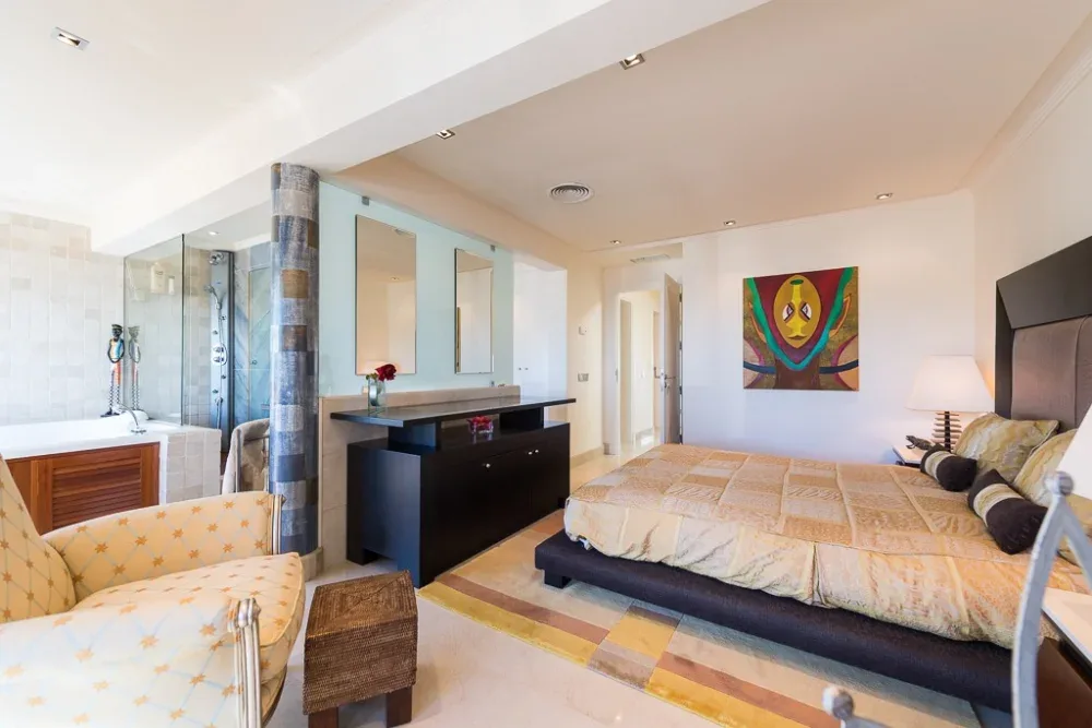 Dom w pierwszej linii brzegowej z niezależnym apartamentem w San Agustín