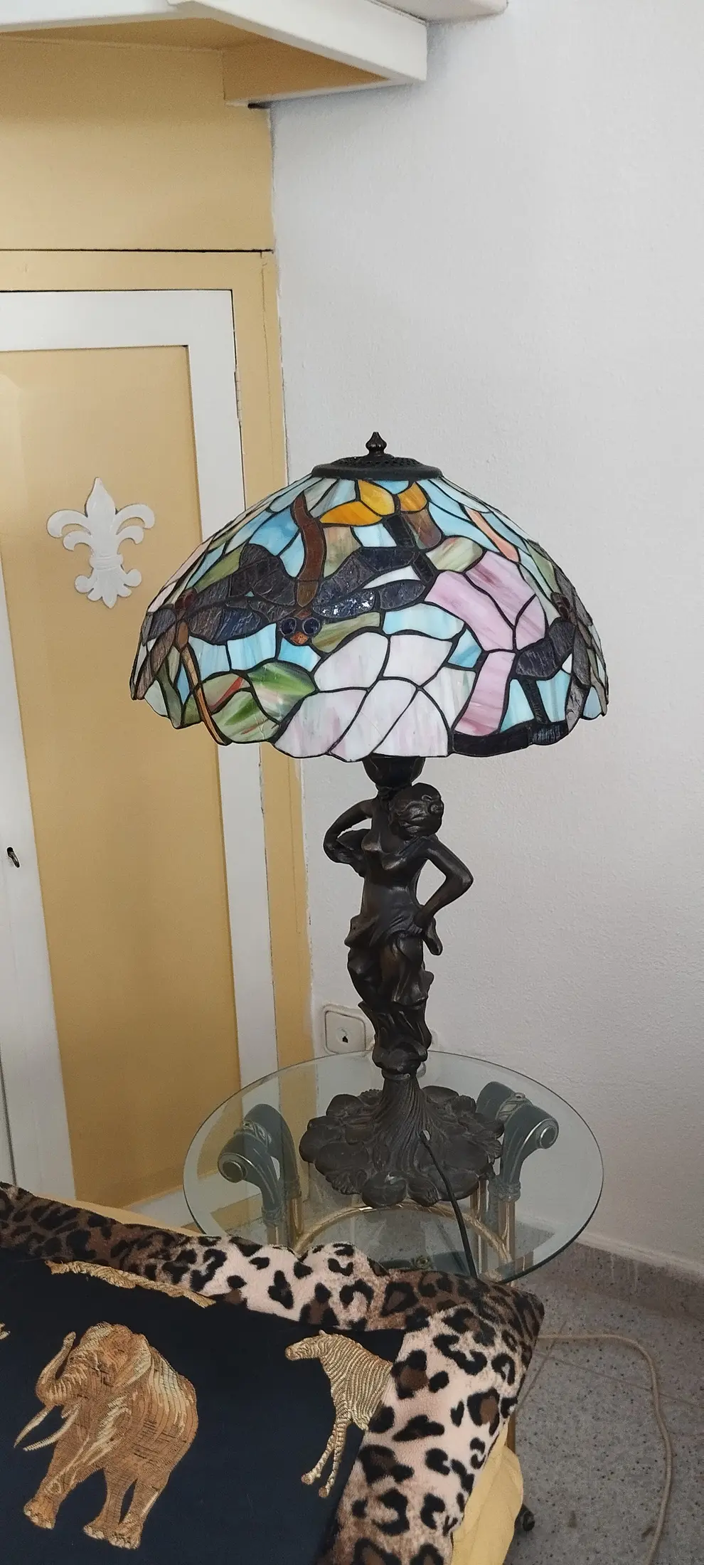 13 Umeblowany dom narożny z ogrodem i tarasem w San Fernando