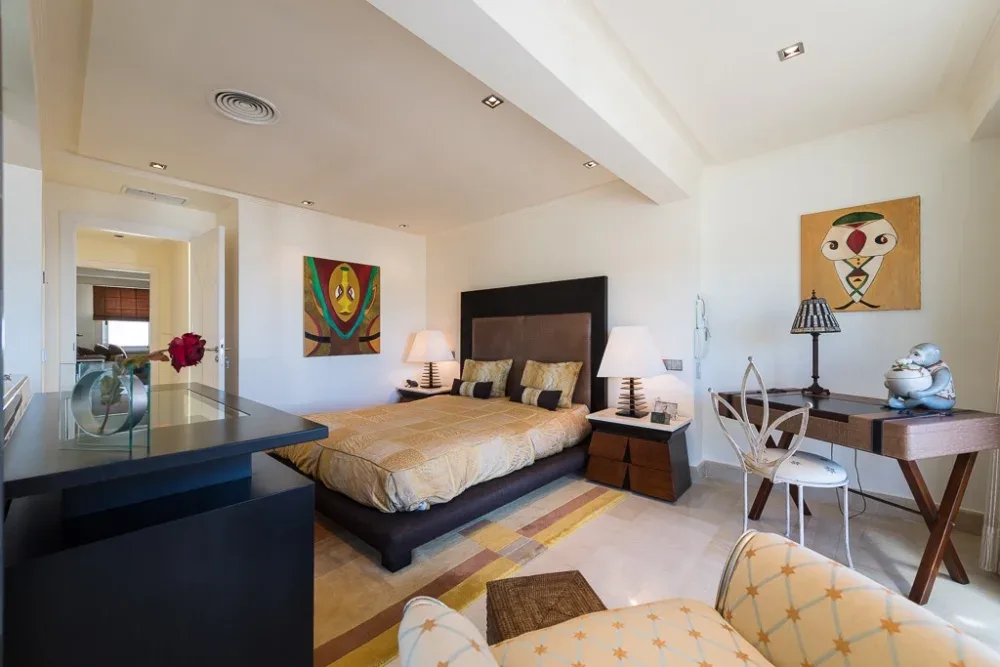 Dom w pierwszej linii brzegowej z niezależnym apartamentem w San Agustín