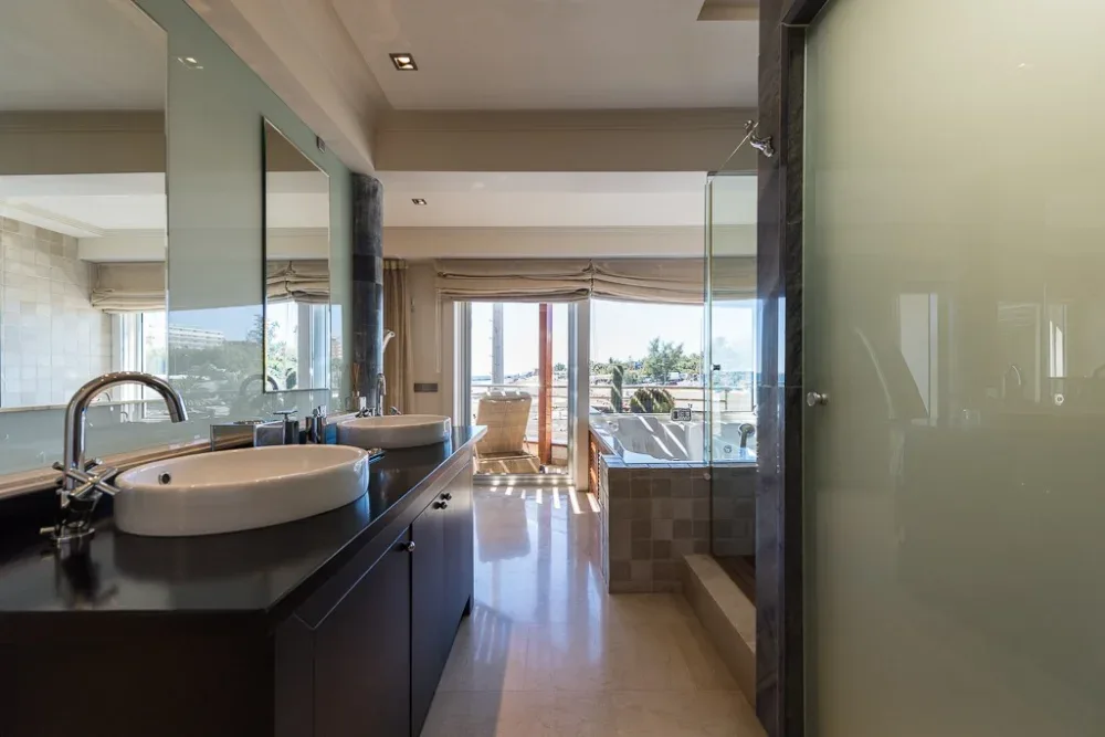 Dom w pierwszej linii brzegowej z niezależnym apartamentem w San Agustín