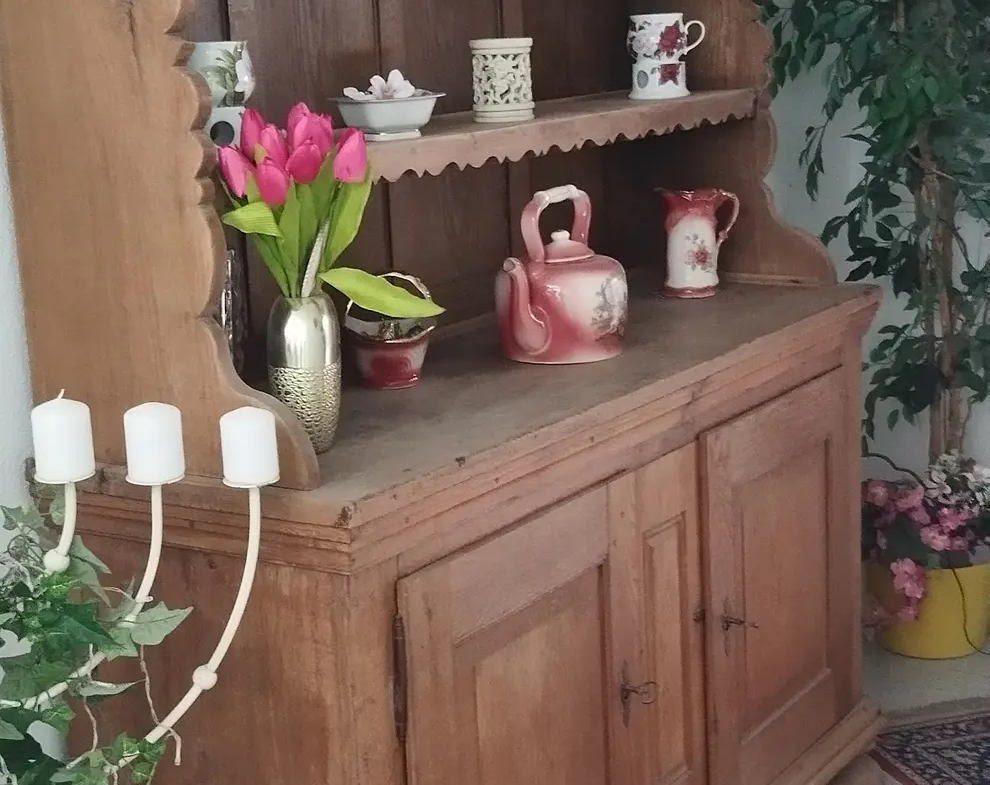Umeblowany dom narożny z ogrodem i tarasem w San Fernando