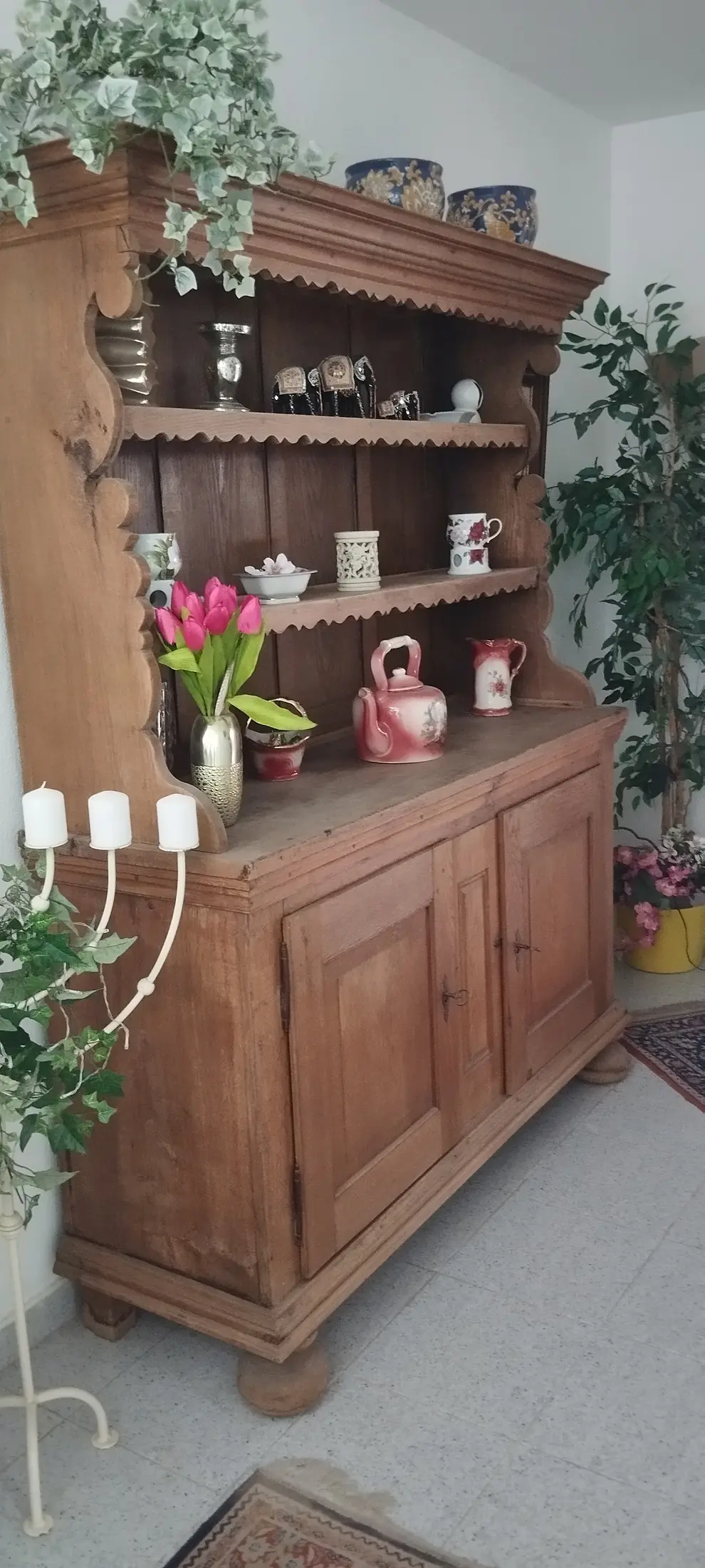 18 Umeblowany dom narożny z ogrodem i tarasem w San Fernando