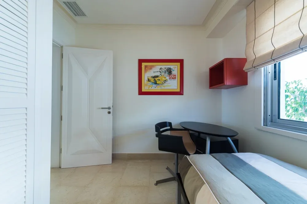 Dom w pierwszej linii brzegowej z niezależnym apartamentem w San Agustín