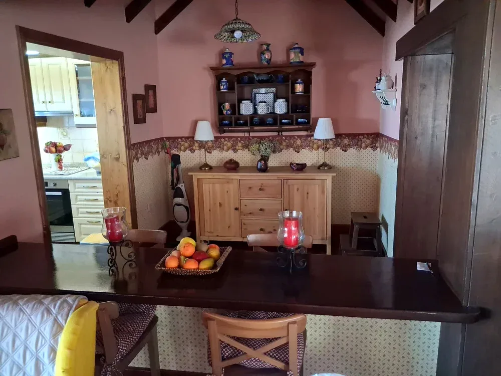 Górski dom z działką 1151 m² i panoramicznym widokiem w Hoya del Gamonal