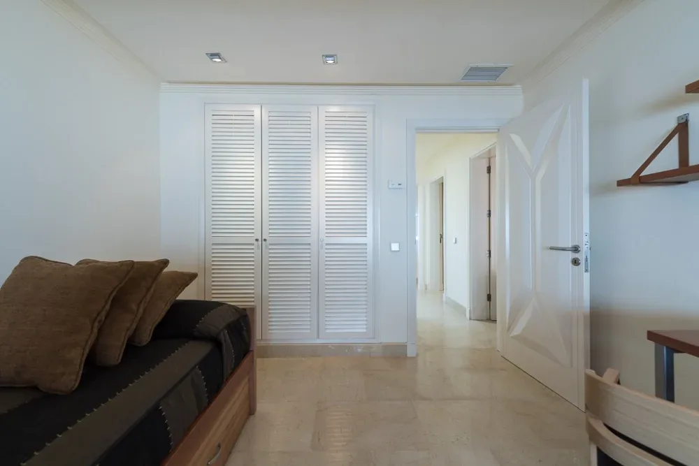 Dom w pierwszej linii brzegowej z niezależnym apartamentem w San Agustín