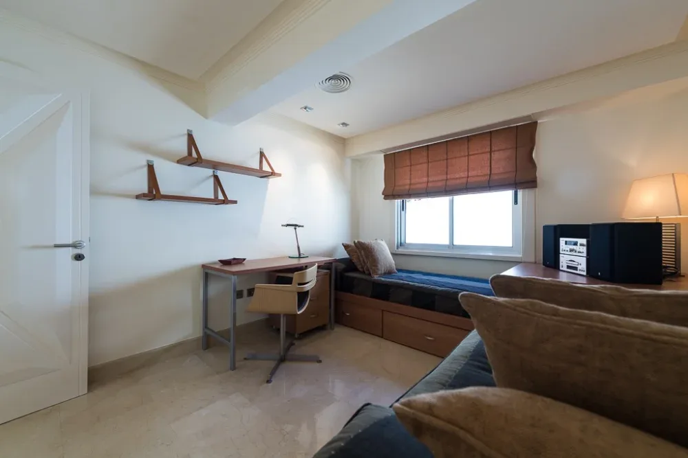 Dom w pierwszej linii brzegowej z niezależnym apartamentem w San Agustín