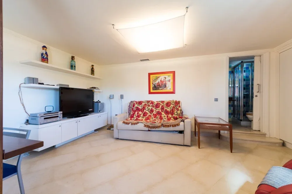 Dom w pierwszej linii brzegowej z niezależnym apartamentem w San Agustín