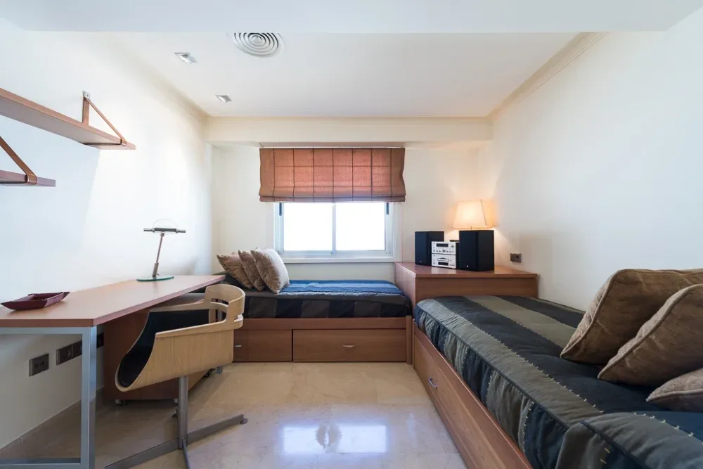 Dom w pierwszej linii brzegowej z niezależnym apartamentem w San Agustín