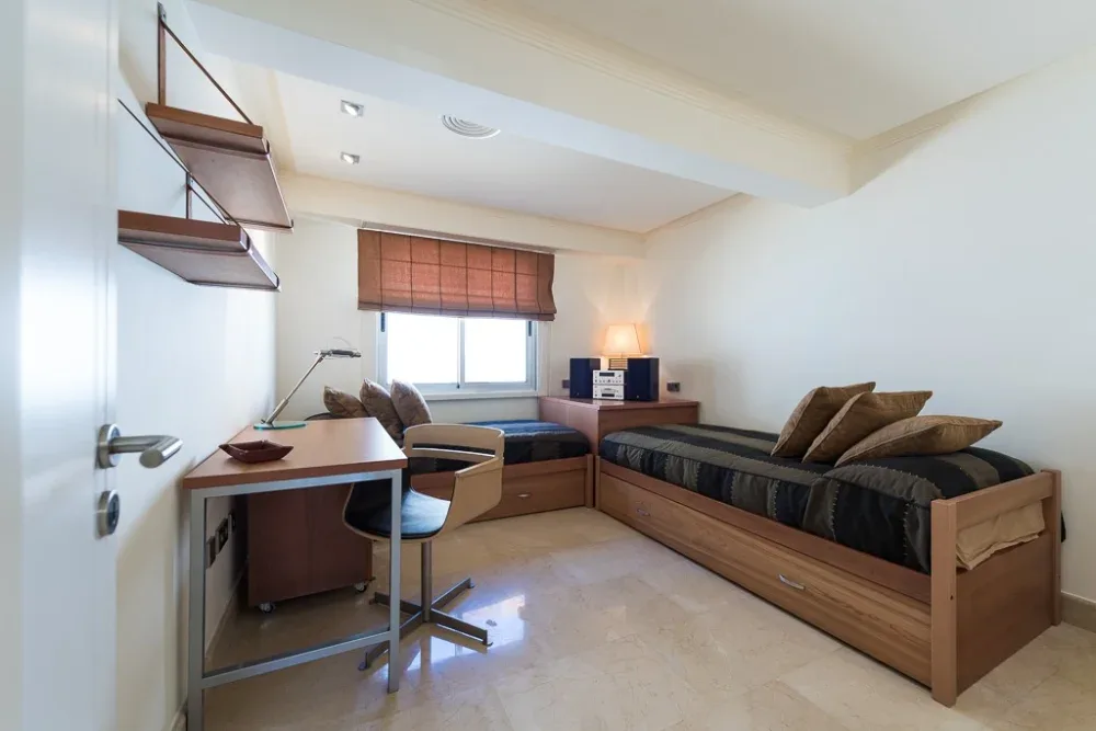 Dom w pierwszej linii brzegowej z niezależnym apartamentem w San Agustín