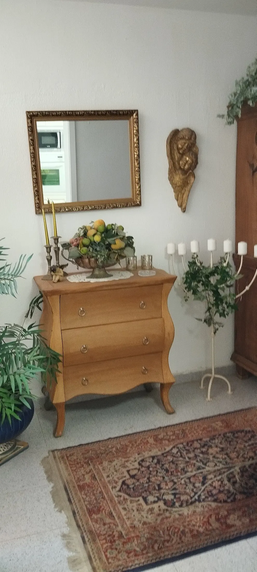 41 Umeblowany dom narożny z ogrodem i tarasem w San Fernando